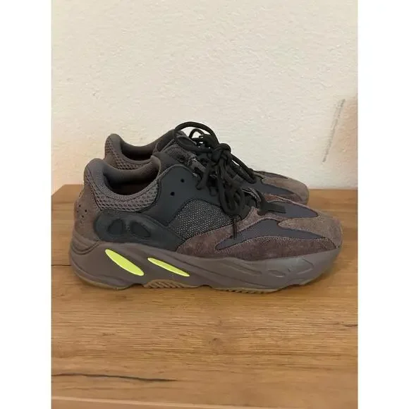 Yeezy | Shoes | Yeezy Boost 70 Mauve Size 05 | Poshmark display picture 1
